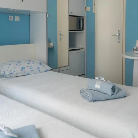 & Andrea 2 בית הארחה 4*